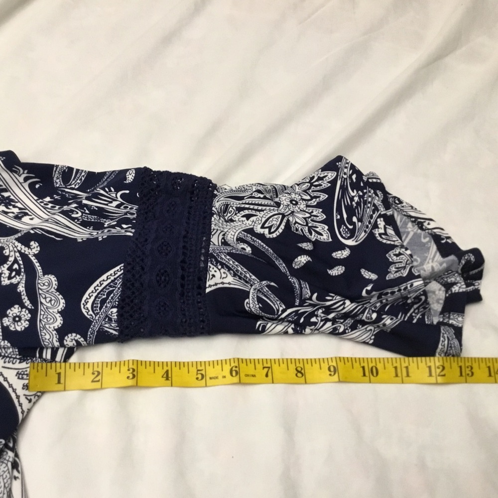 ROOMMATES SHIRT - Picture 2 of 12